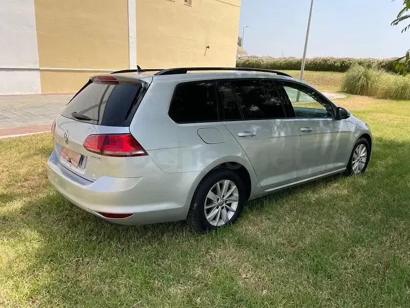 Usado VW Golf VII Sport 105 CV (77 kW) 2014 Gris / plata Familiar