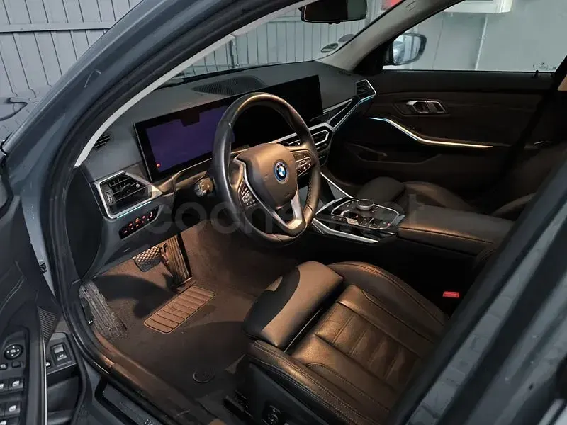 Usado BMW 320e Comfort Edition 204 CV (150 kW) 2023 Gris / plata Familiar
