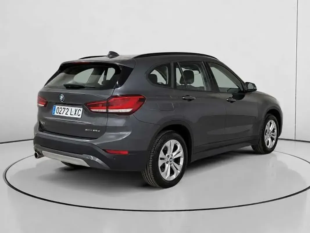 Usado BMW X1 Executive 220 CV (161 kW) 2022 Gris SUV