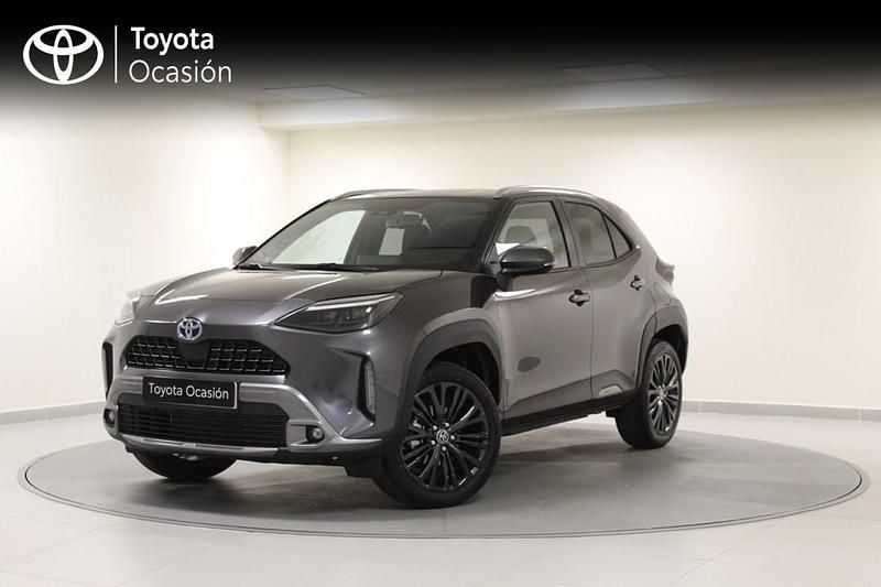 Gris grafito Usado 2022 Toyota Yaris Cross SUV | 28.850 € (Un poco caro) - Imagen 1/4