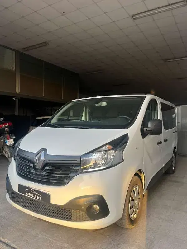 Usado Renault Trafic 120 CV (88 kW) 2019 Blanco Monovolumen