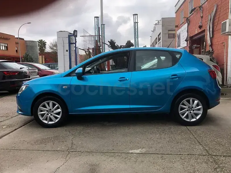 Usado Seat Ibiza FR 105 CV (77 kW) 2014 Azul Berlina