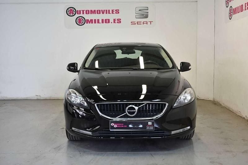 Usado Volvo V40 Momentum 120 CV (88 kW) 2016 Negro Familiar