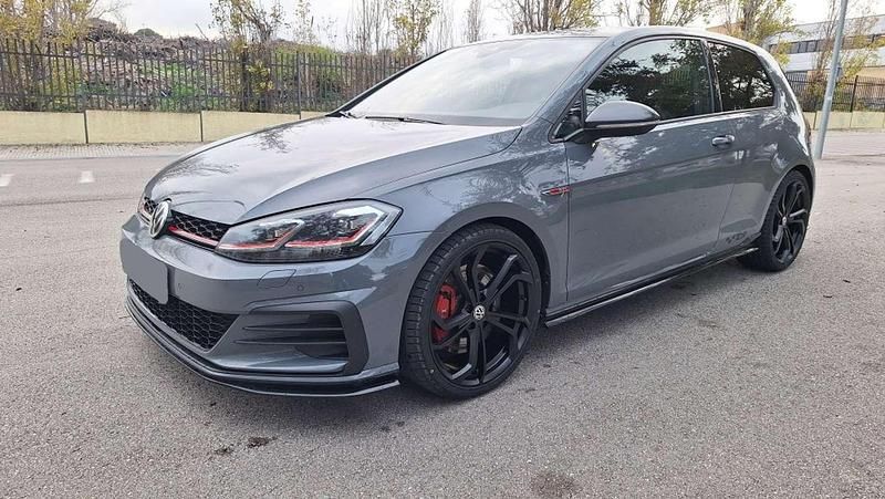 Usado VW Golf VII GTI 290 CV (213 kW) 2019 Gris Utilitario