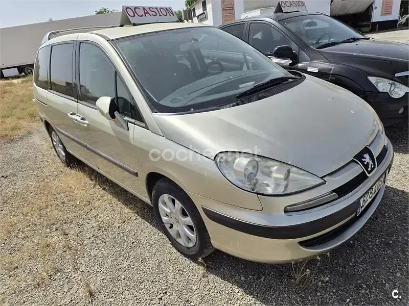 Usado Peugeot 807 130 CV (95 kW) 2005 Blanco Monovolumen