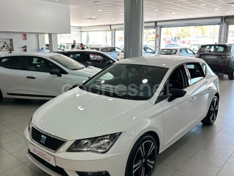 Blanco Usado 2019 Seat Leon Reference Berlina | 13.990 € (Precio justo) - Imagen 1/4