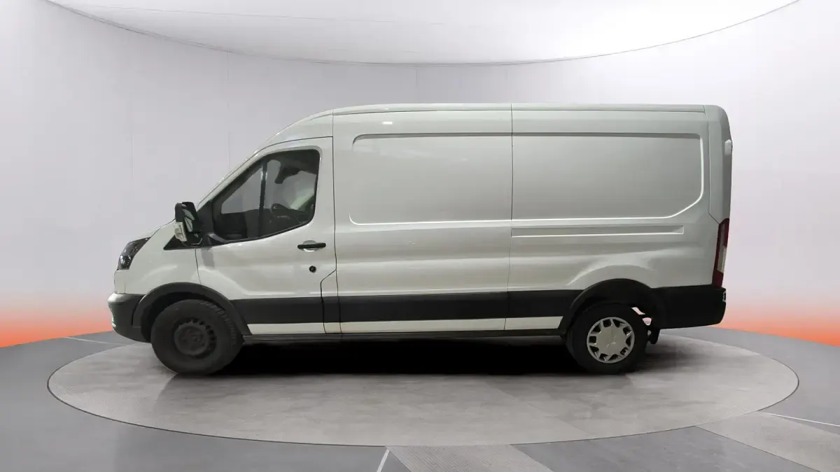 Usado Ford Transit Trend 131 CV (96 kW) 2023 Blanco Van