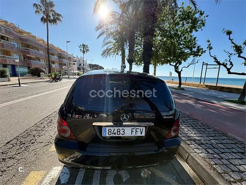 Usado Mercedes R320 224 CV (164 kW) 2006 Negro Monovolumen