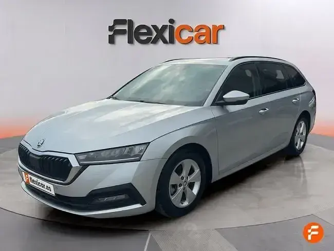 Usado Skoda Octavia Ambition 150 CV (110 kW) 2022 Gris