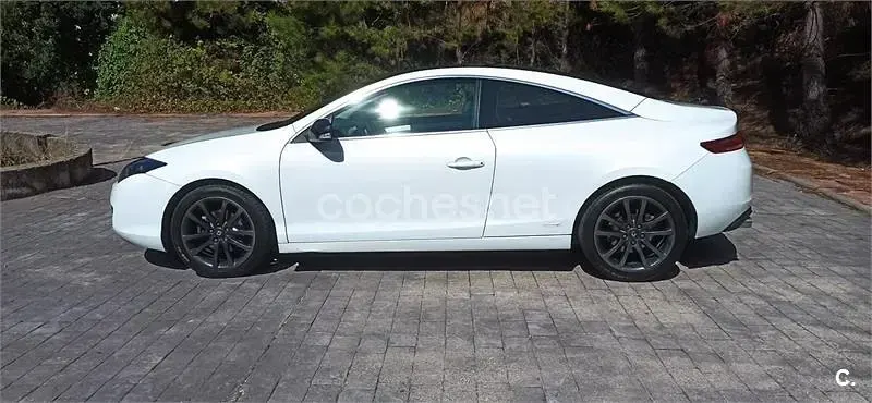 Usado Renault Laguna Coupé 178 CV (130 kW) 2012 Blanco Coupe