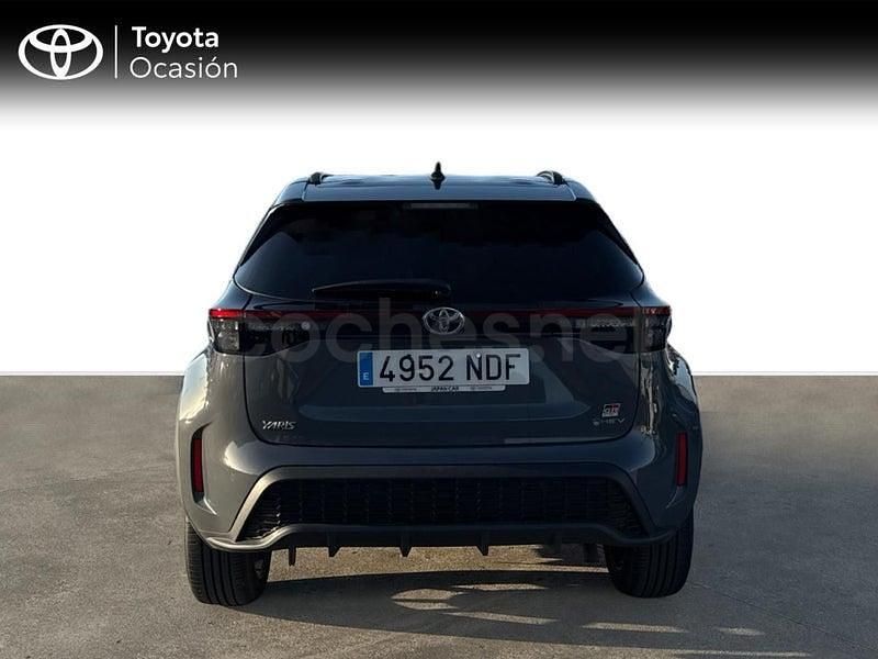 Usado Toyota Yaris Cross Sport 132 CV (97 kW) 2025 Gris / plata SUV