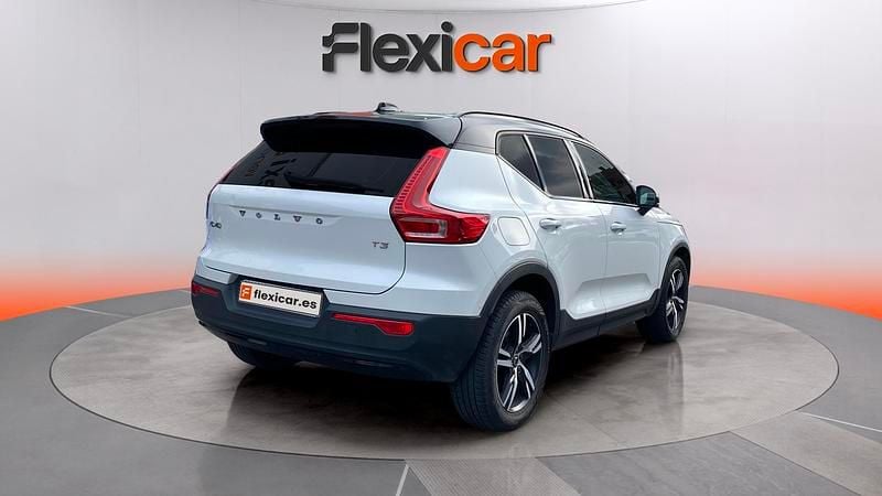 Usado Volvo XC40 Momentum 163 CV (119 kW) 2021 Blanco SUV