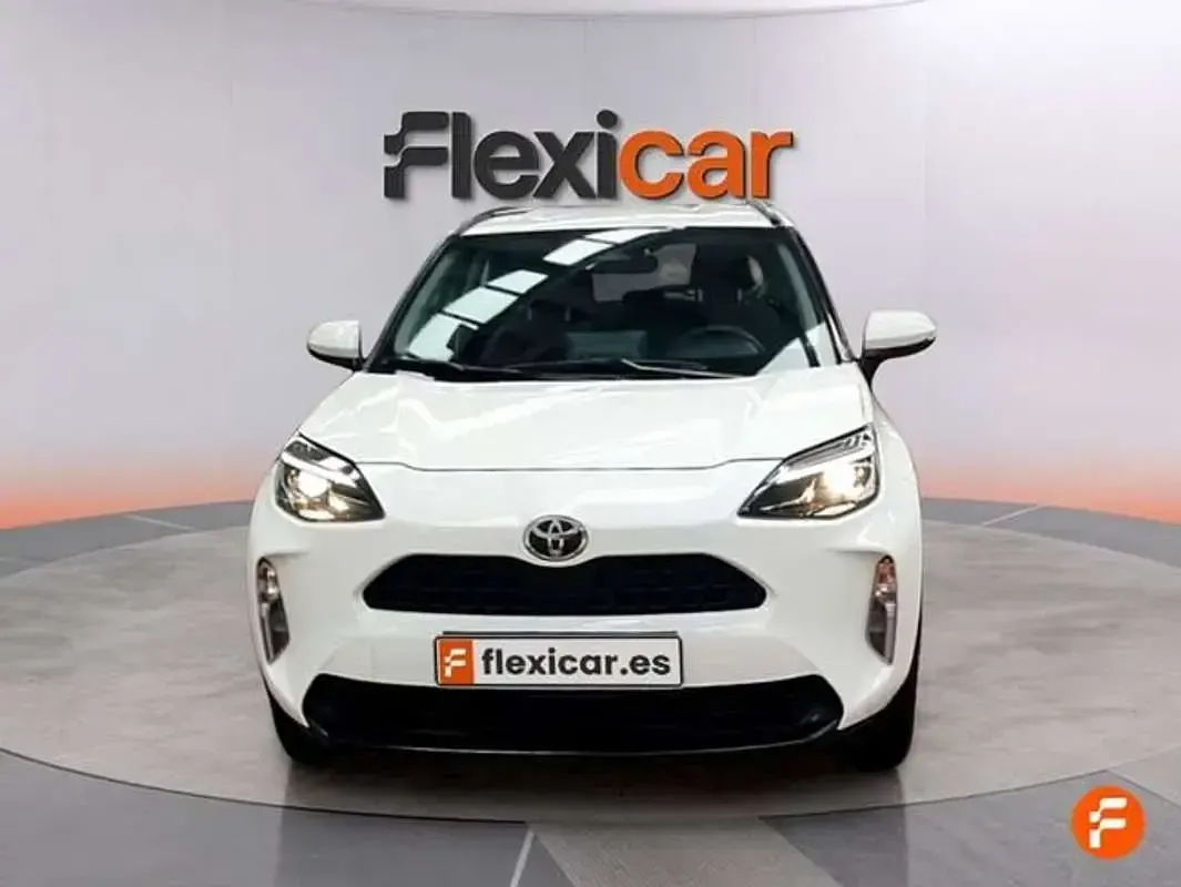 Usado Toyota Yaris Cross Active 131 CV (96 kW) 2026 Blanco SUV