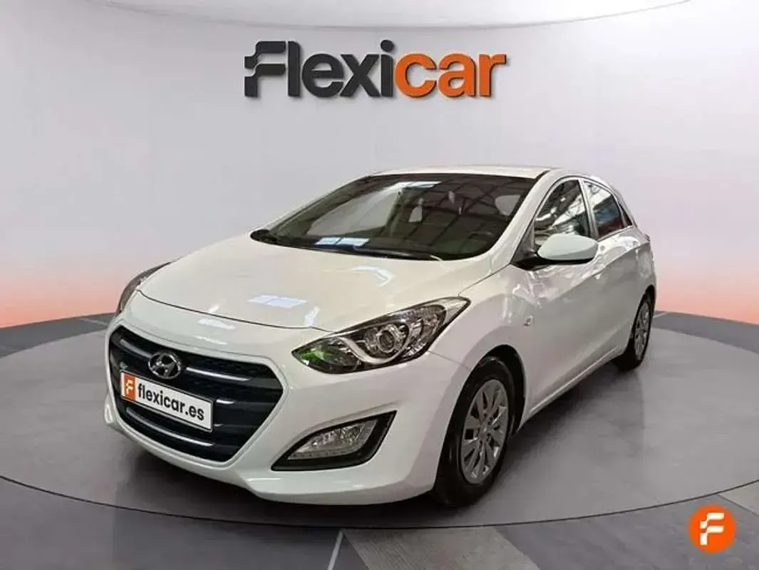Usado Hyundai i30 90 CV (66 kW) 2017 Blanco Utilitario