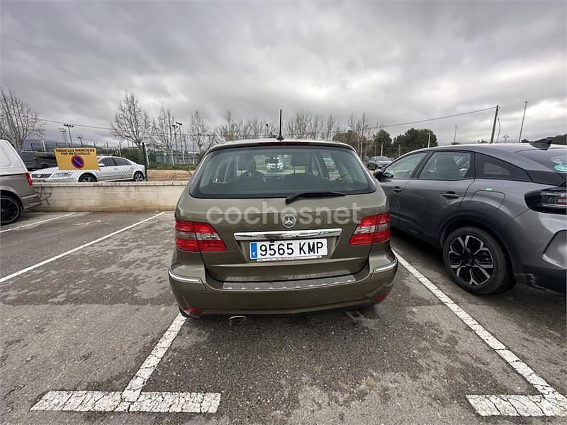 Usado Mercedes B200 140 CV (102 kW) 2011 Marrón Monovolumen