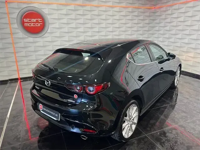 Usado Mazda 3 Sky 122 CV (89 kW) 2023 Negro Berlina