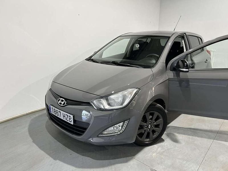 Usado Hyundai i20 GO! 85 CV (62 kW) 2014 Gris Utilitario