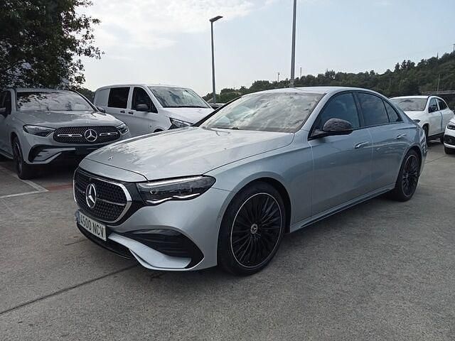 Gris Nuevo 2025 Mercedes E220 Berlina | 68.500 € (Precio justo) - Imagen 1/4