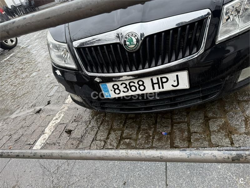 Usado Skoda Octavia Ambition 105 CV (77 kW) 2011 Negro Berlina