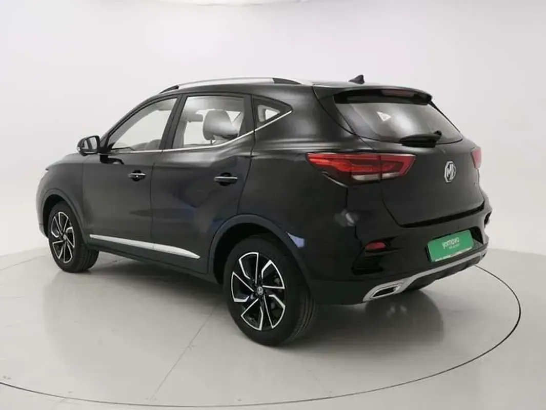 Usado MG ZS Luxury 111 CV (81 kW) 2023 Negro SUV