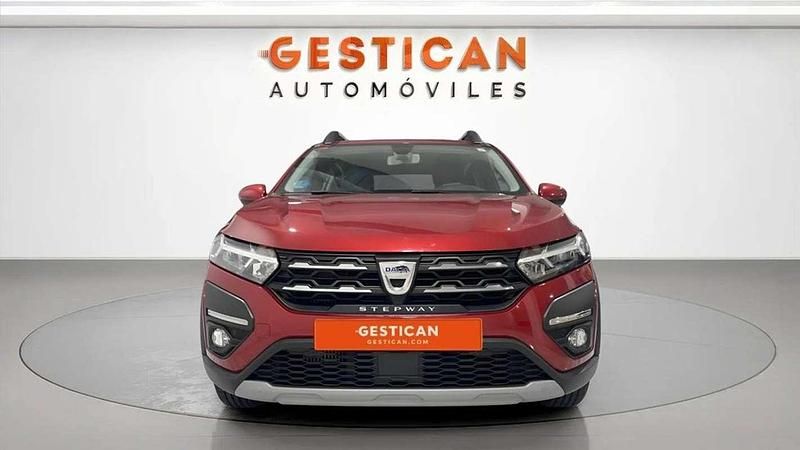 Usado Dacia Sandero Essentiel 90 CV (66 kW) 2021 Rojo Utilitario