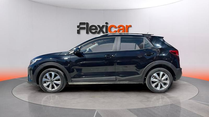 Usado Kia Stonic 84 CV (61 kW) 2024 Negro SUV