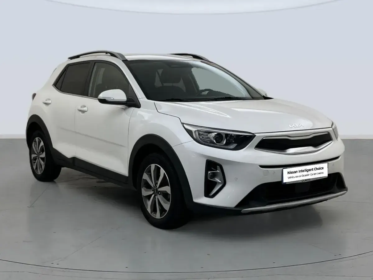 Usado Kia Stonic 84 CV (61 kW) 2022 Blanco SUV