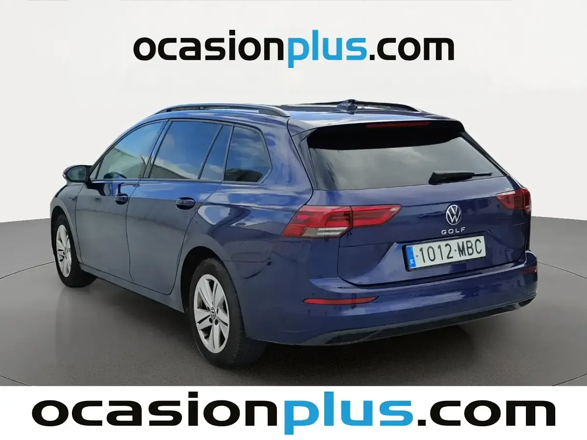 Usado VW Golf VIII Life 115 CV (84 kW) 2022 Azul Familiar