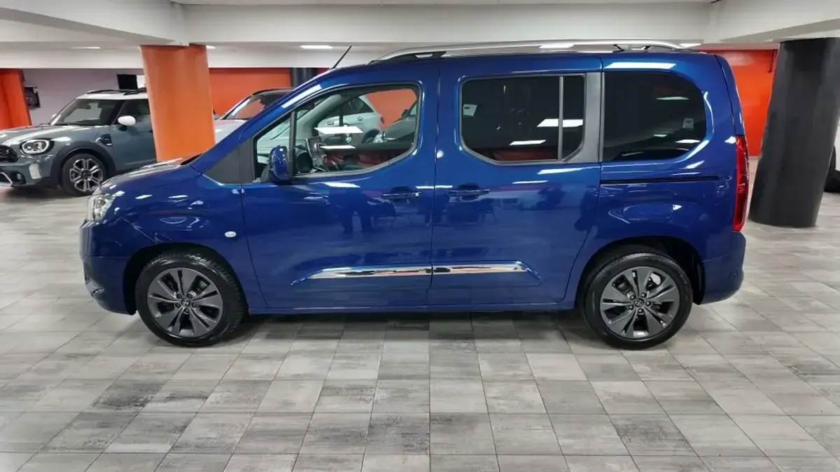 Usado Toyota Proace Advance 131 CV (96 kW) 2021 Azul Monovolumen