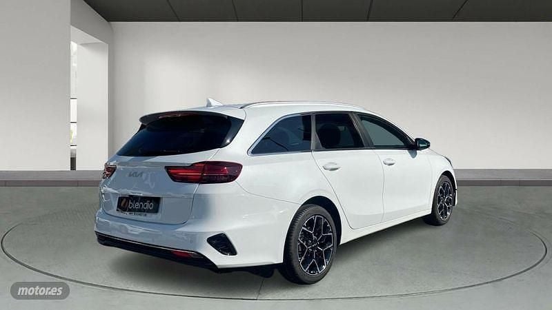 Nuevo Kia Ceed Sportswagon Style 120 CV (88 kW) 2025 Blanco Familiar