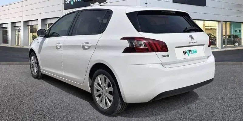 Usado Peugeot 308 Style 110 CV (80 kW) 2019 Blanco