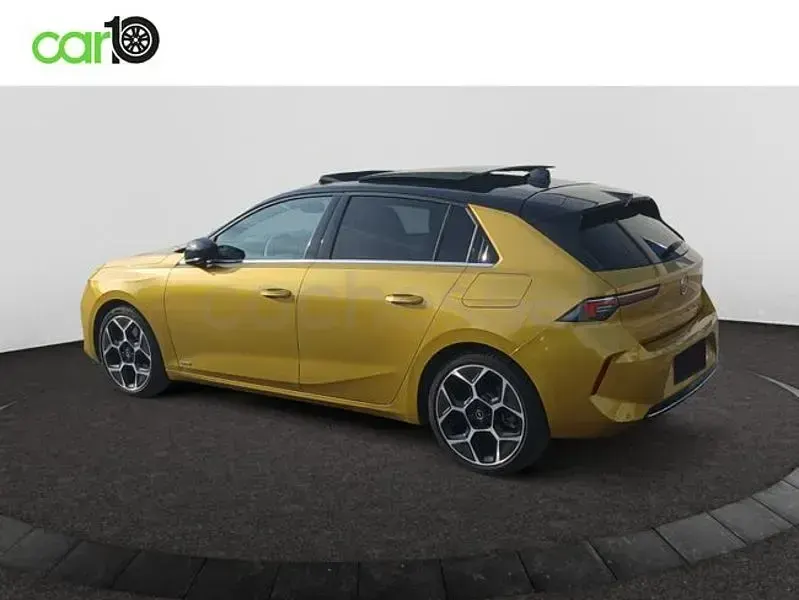 Usado Opel Astra Ultimate 181 CV (133 kW) 2022 Amarillo Utilitario