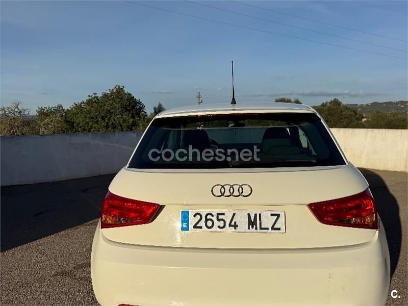 Usado Audi A1 Attraction 86 CV (63 kW) 2011 Blanco Berlina
