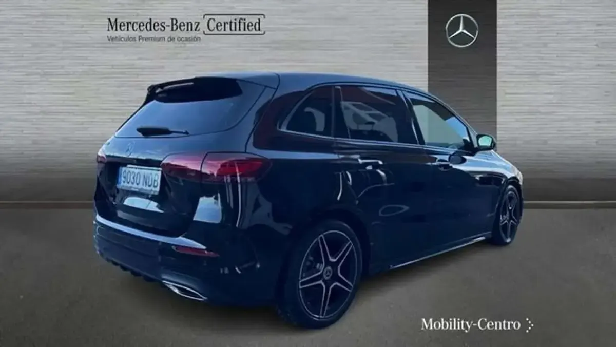 Usado Mercedes B200 150 CV (110 kW) 2025 Negro Utilitario