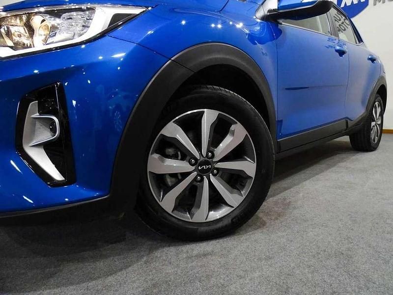 Begagnad Kia Stonic 84 HK (61 kW) 2023 Blå SUV