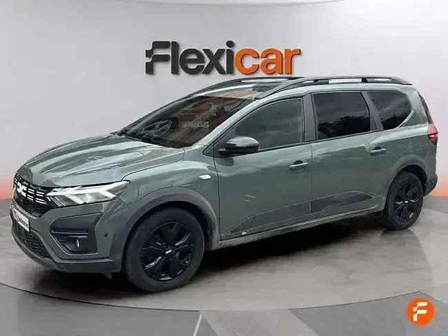 Usado Dacia Jogger Expression 100 CV (73 kW) 2023 Verde Monovolumen