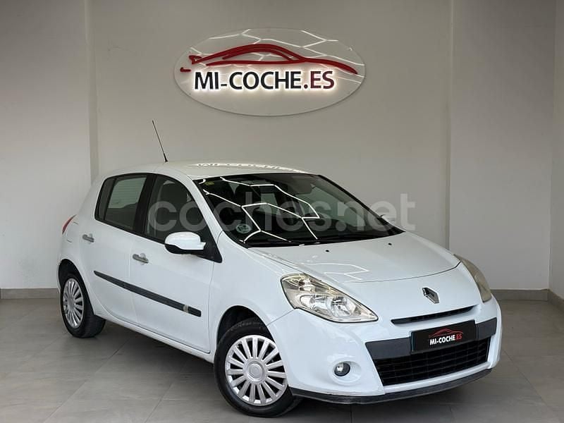 Blanco Usado 2010 Renault Clio GrandTour Exception Familiar | 5499 € (Un poco caro) - Imagen 1/4