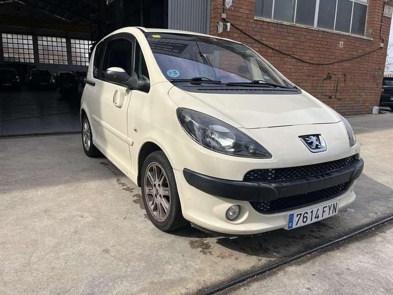 Usado Peugeot 1007 Sport 75 CV (55 kW) 2008 Beige Monovolumen