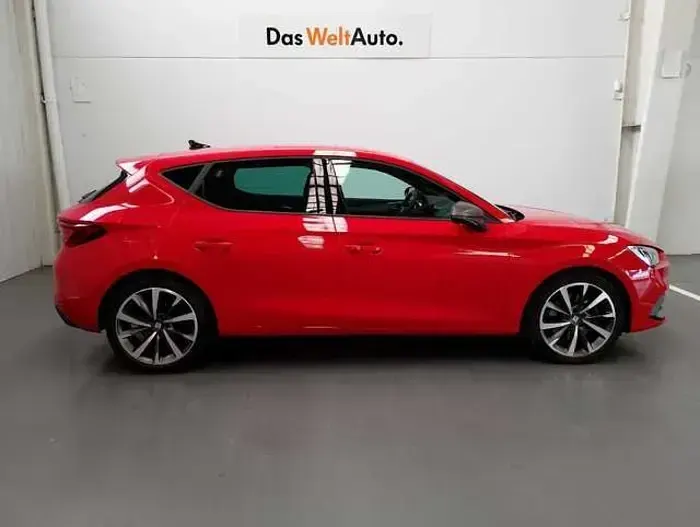 Usado Seat Leon FR 150 CV (110 kW) 2022 Rojo