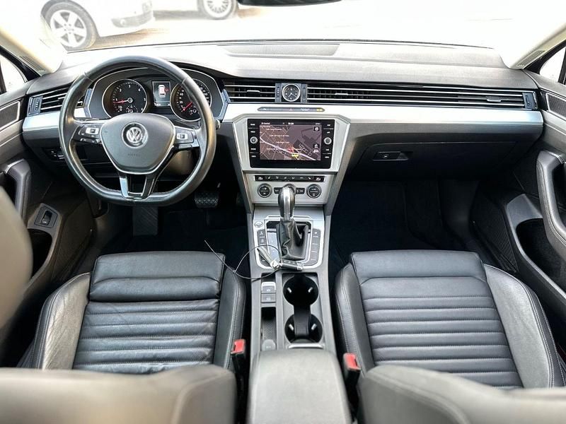 Usado VW Passat Executive 150 CV (110 kW) 2019 Azul Familiar