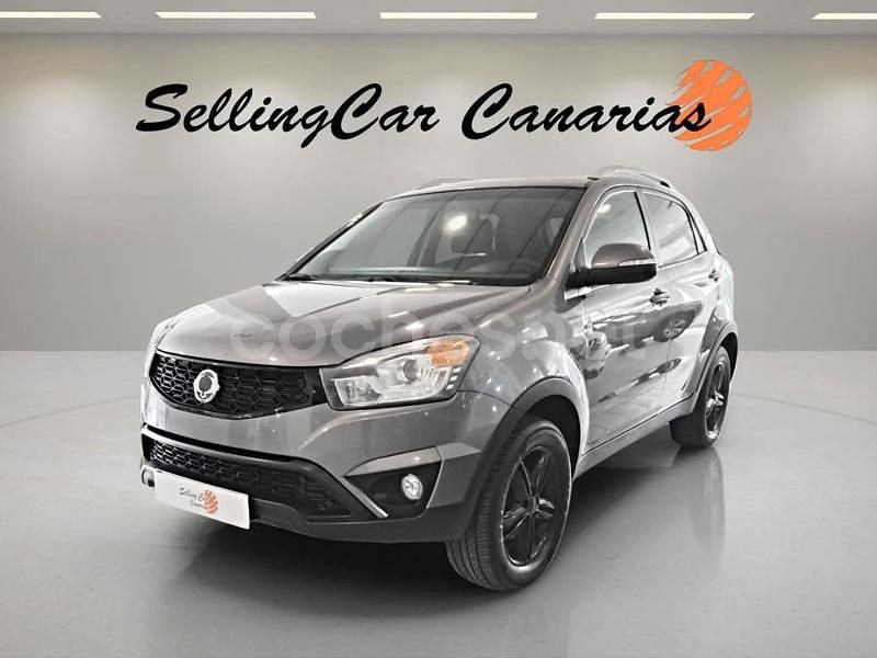 Usado Ssangyong (KGM) Korando 149 CV (109 kW) 2014 Gris / plata SUV