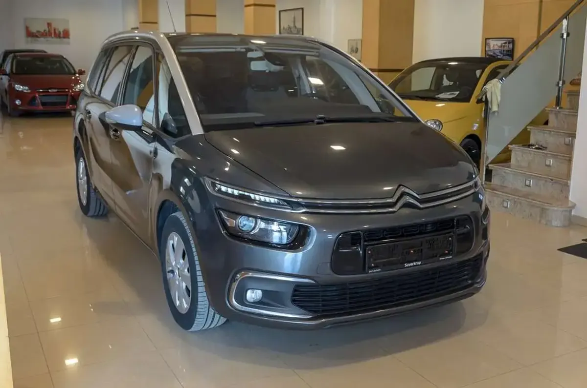 Usado Citroën C4 Shine 120 CV (88 kW) 2017 Gris Monovolumen