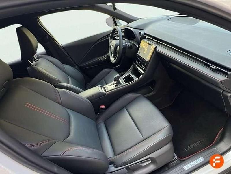 Blanco Usado 2024 Lexus LBX SUV | 31.890 € (Buen precio) - Imagen 1/4