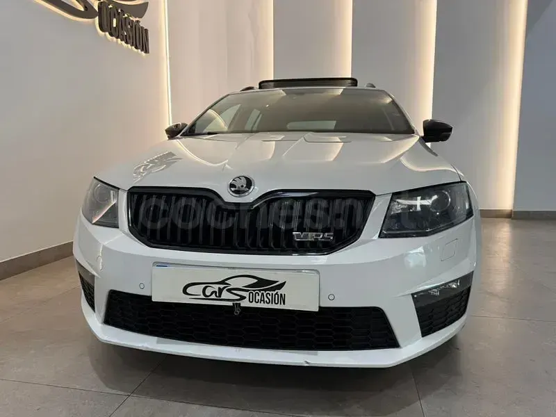 Usado Skoda Octavia RS 184 CV (135 kW) 2017 Blanco Familiar