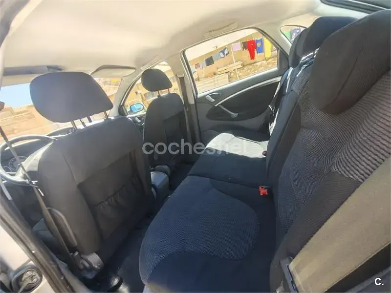 Usado Citroën C5 VTR Sport 110 CV (80 kW) 2005 Gris / plata Berlina