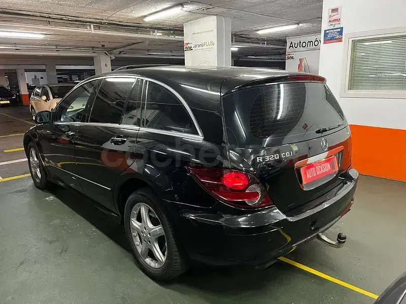 Usado Mercedes R320 224 CV (164 kW) 2007 Negro Monovolumen