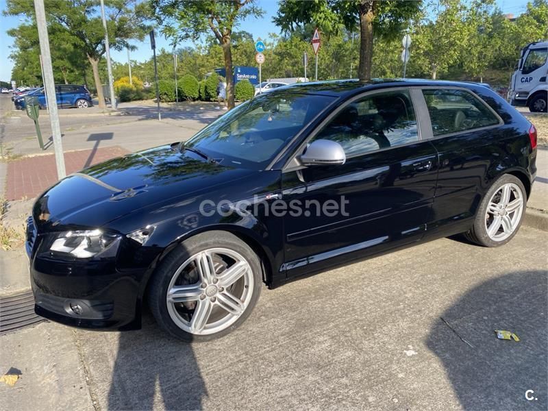 Negro Usado 2010 Audi A3 Ambition Berlina | 7100 € (Precio justo) - Imagen 1/4