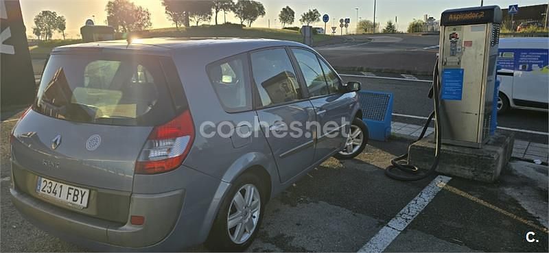 Usado Renault Grand Scénic II Dynamique 130 CV (95 kW) 2006 Azul Monovolumen