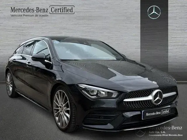 Usado Mercedes CLA200 Shooting Brake 150 CV (110 kW) 2022 Negro Familiar