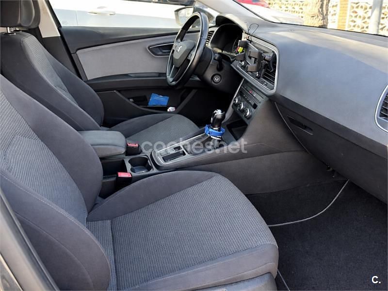 Käytetty Seat Leon Style 110 HP (80 kW) 2017 Harmaa Farmari